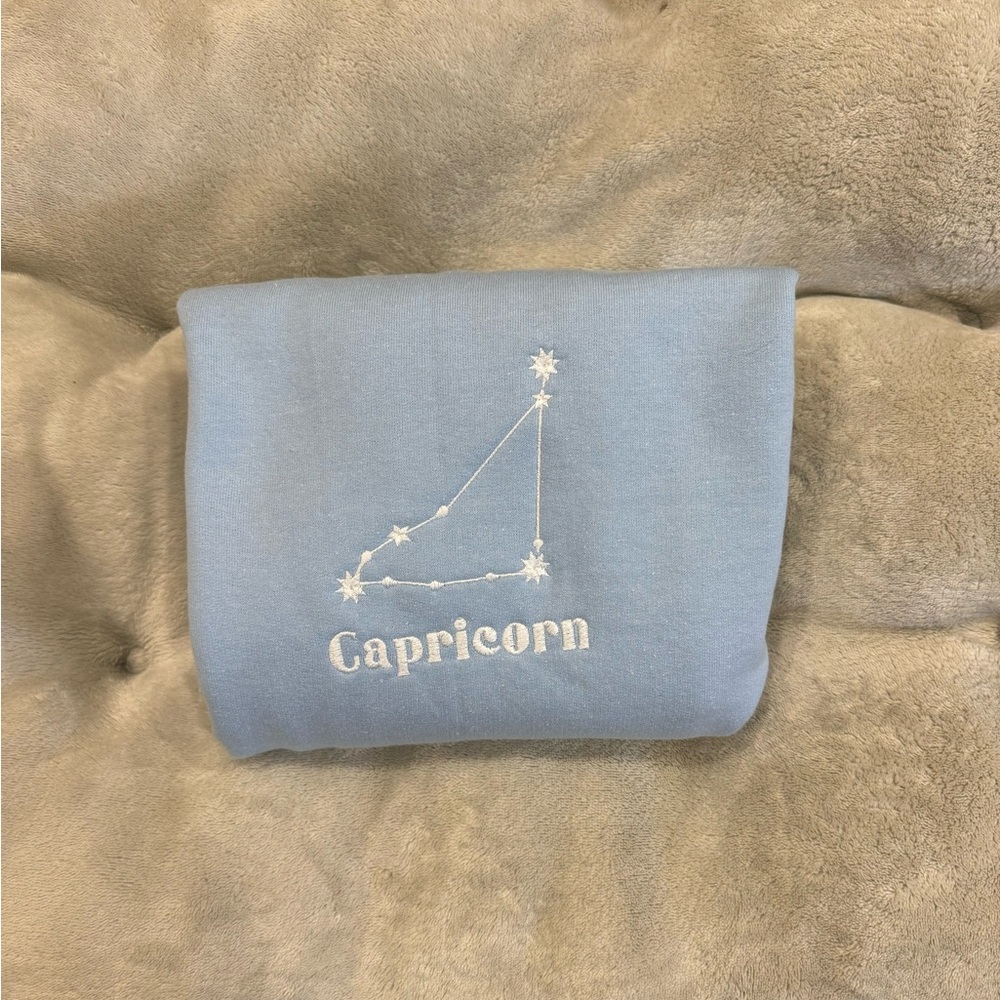 Capricorn Embroidered Swestshirt